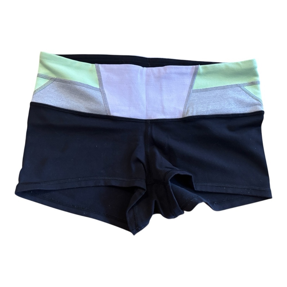 Lululemon Boogie Short Full-On Luon Reversible Size 6 Black / Quilt Spring